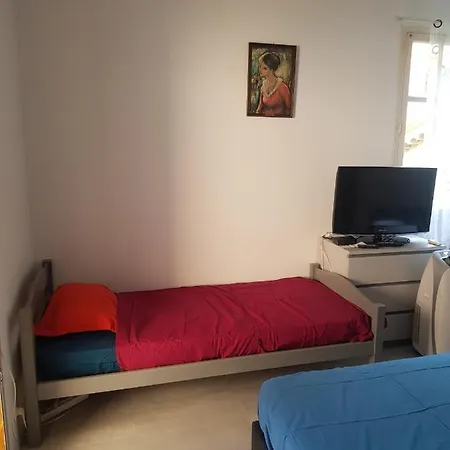 Pour 3 Personnes Au Calme Dans * Nice